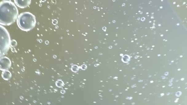 Abstraktes Hintergrundvideo von Wasserblasen, die schnell wirbeln — Stockvideo
