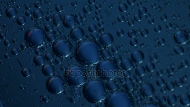 O óleo balbucia na água, vídeo de abstração. Macro — Vídeo de Stock