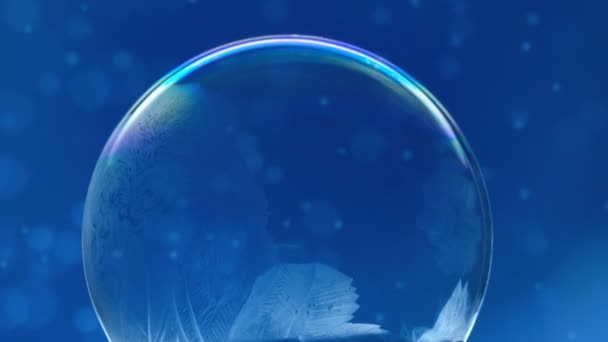 Christmas Snow Globe śnieżynka na tle niebieski animacji — Wideo stockowe