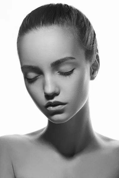 Front portrait of beautiful face with beautiful closed eyes - isolated on white — Stock Photo, Image