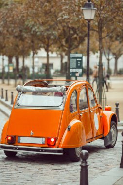 Paris eski retro araba