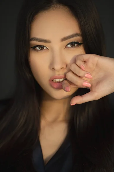 Aziatische vrouw schoonheid gezicht close-up portret — Stockfoto