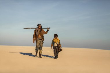 Apokaliptik Kadın ve Çocuk Çorak Topraklar 'da.