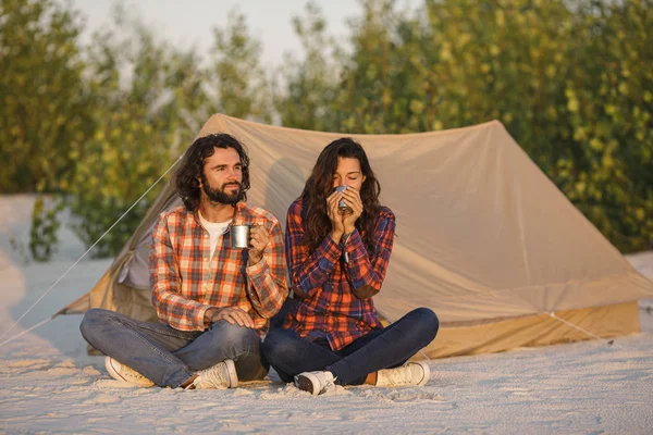 Tourist Couple Camping Near Tent Outdoors on Nature — Stock fotografie