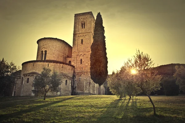 Vecchia bella chiesa — Foto Stock