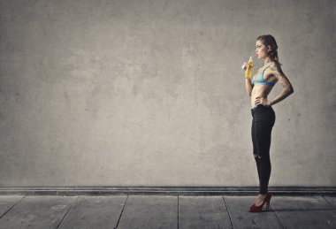 Bos bir odada kadın