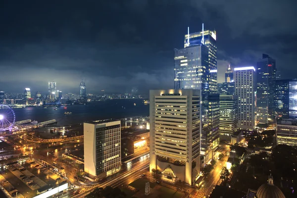 Großstadt bei Nacht — Stockfoto