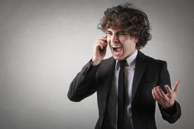 adam çığlıklar phoening süre