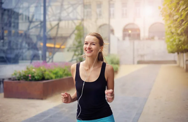 Corriendo en la ciudad — Foto de Stock