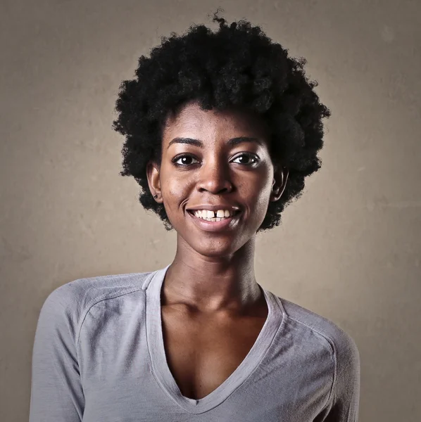 Sonriente mujer negra — Foto de Stock