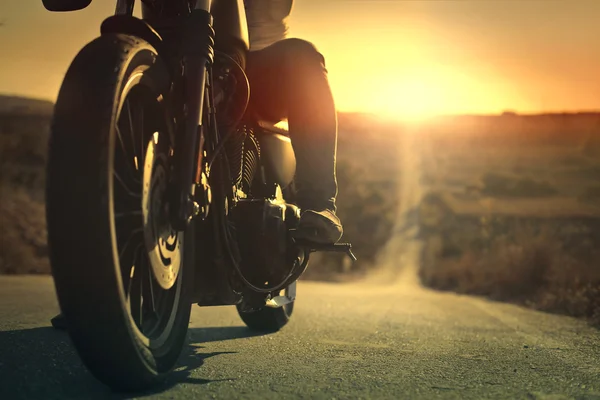 Motorfiets op de weg — Stockfoto