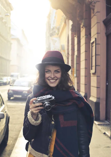 Turista con cámara — Foto de Stock