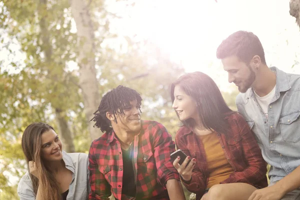 Freunde, die Spaß haben — Stockfoto