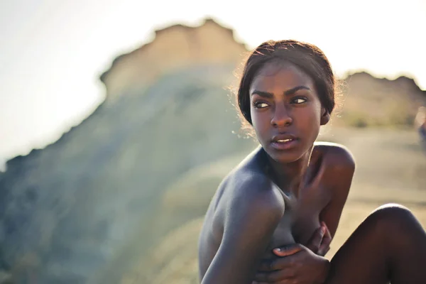 Topless woman outside — Stock Photo, Image