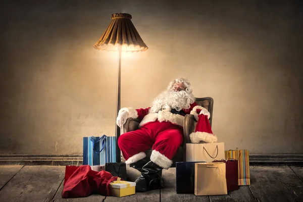 Santa wordt moe — Stockfoto