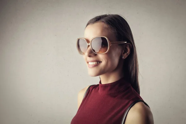 Sorrindo, mulher bonita — Fotografia de Stock