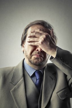 Üzgün ve stresli iş adamı