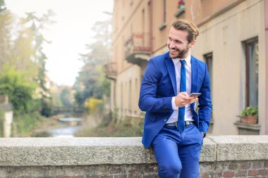 işadamı holding telefon