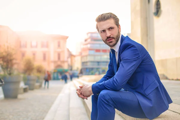 Geschäftsmann in der Stadt — Stockfoto