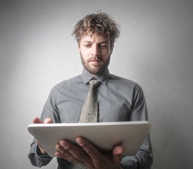 tablet ile işadamı
