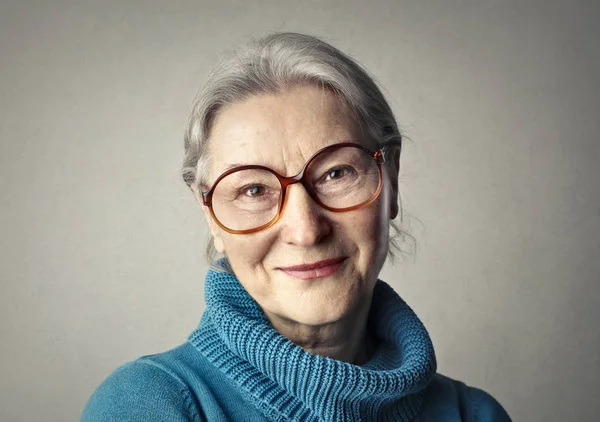 Retrato de mulher mais velha — Fotografia de Stock