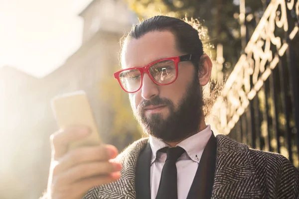 Zakenman in rode bril — Stockfoto