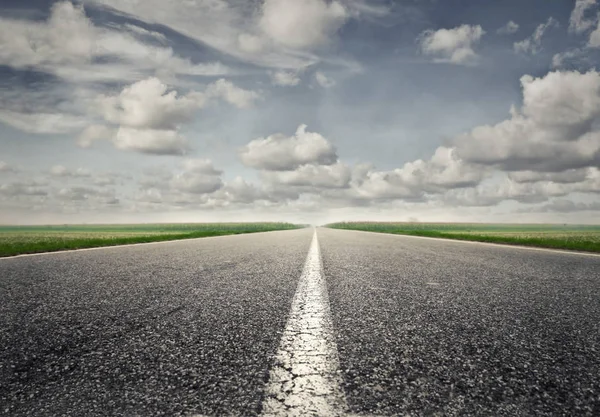 Long straight road — Stock Photo, Image