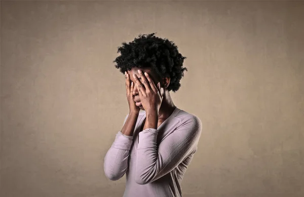 Desperat svart kvinna — Stockfoto