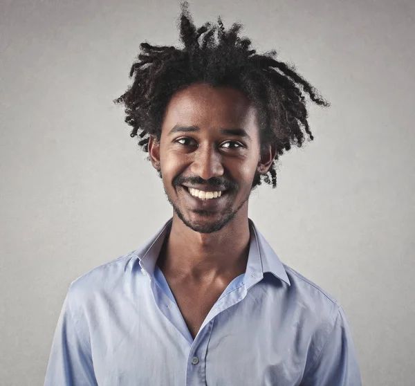Beraded černý muž s úsměvem — Stock fotografie