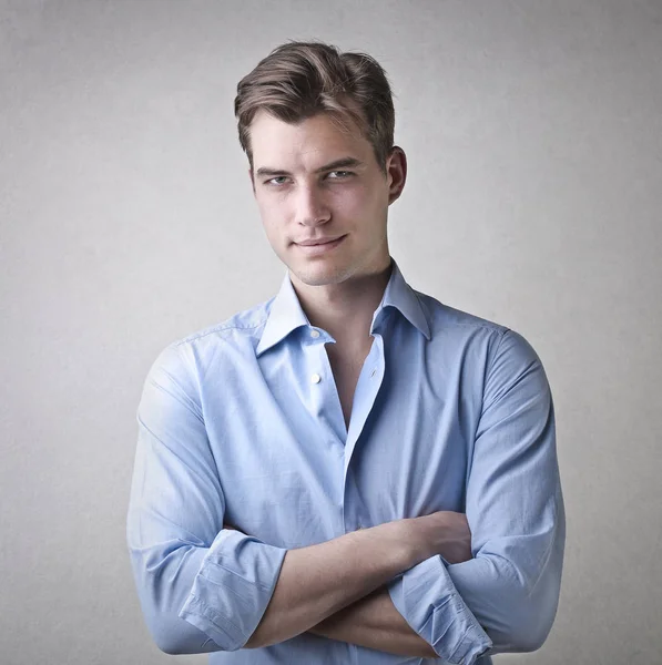 Portrait of businessman crossing his arms — Stock Photo, Image