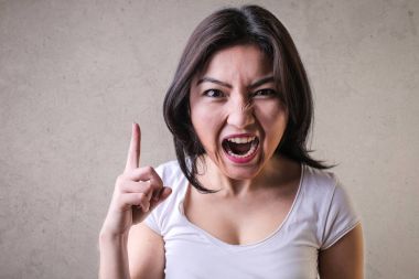 kızgın bir kadın portresi 