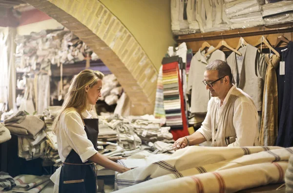 Sastre Trabajo Una Tienda —  Fotos de Stock