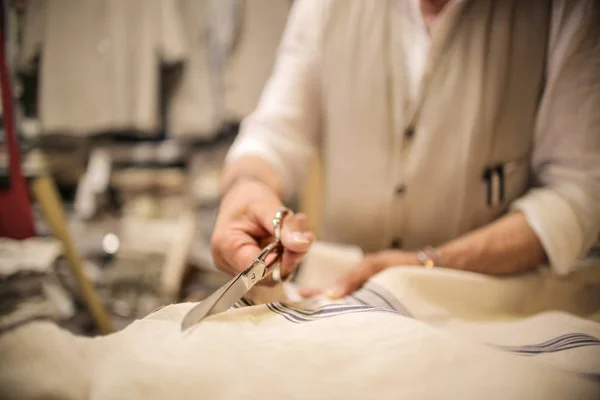 Artisan Trabalho Seu Laboratório Têxtil — Fotografia de Stock