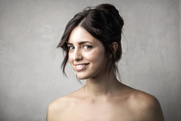 Retrato Uma Jovem Mulher Caucasiana — Fotografia de Stock