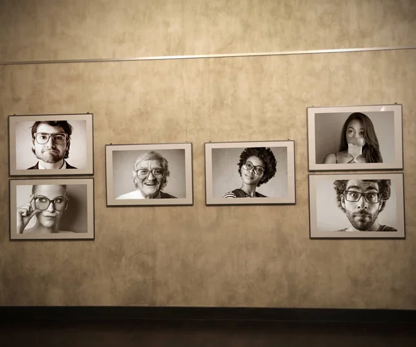 Pictures People Hanged Wall — Stock Photo, Image