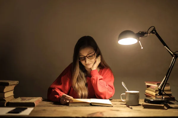 Caucasian Student Girl Glasses Studying Book Her Desk — Stock Photo, Image