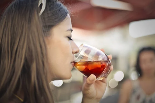 Caucasian Girl Drinking Outdoor — Stock Photo, Image