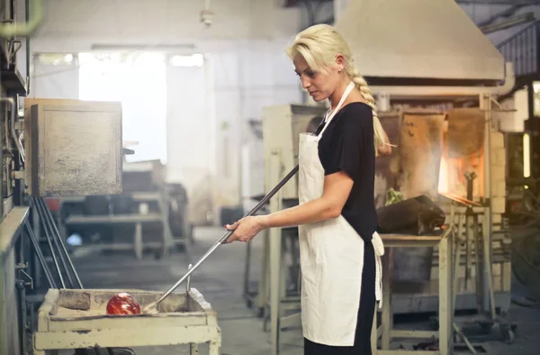 Hantverkare Arbetet Ett Laboratorium — Stockfoto