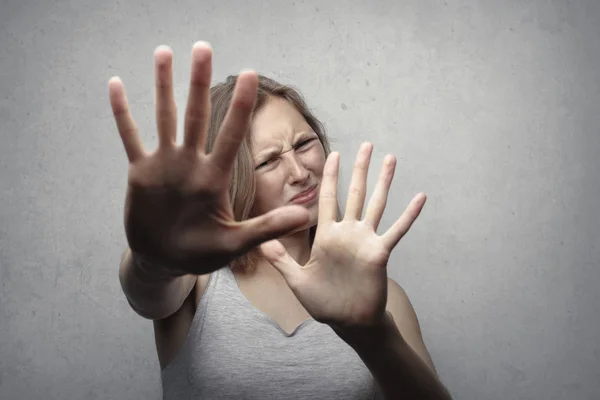 Portrait Scared Girl — Stock Photo, Image