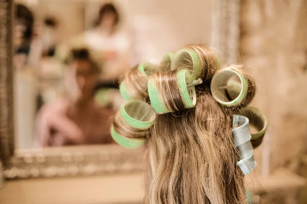 Mädchen Beim Friseur — Stockfoto