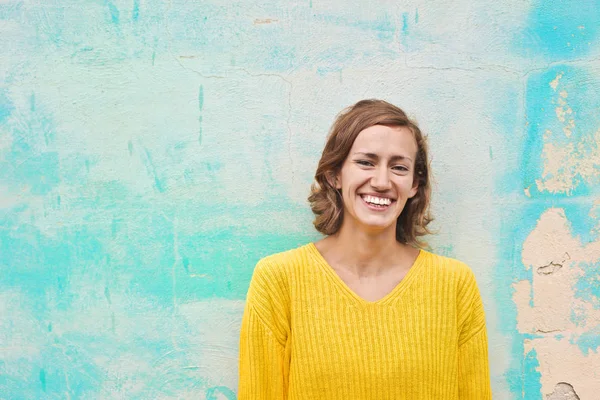 Retrato Uma Menina Sorridente — Fotografia de Stock