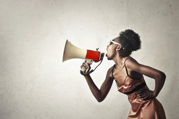 Menina Gritando Megafone — Fotografia de Stock