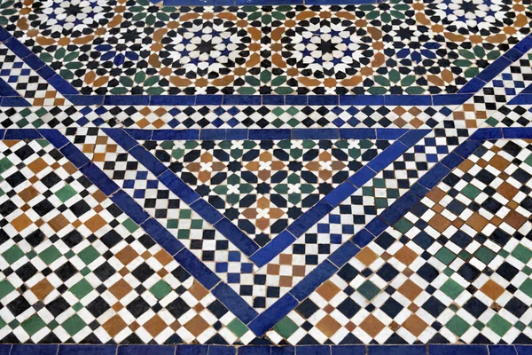 Traditional Moroccan tile floor, Bahia Palace Marrakesh. — Stock Photo, Image