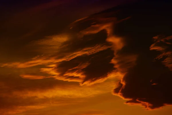 Dark Red Cloudy Sky Sunset Gloomy Atmoshpere — Stock Photo, Image