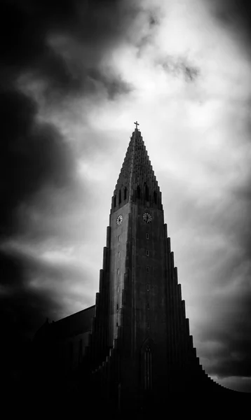 Iglesia dramática de Reikiavik — Foto de Stock