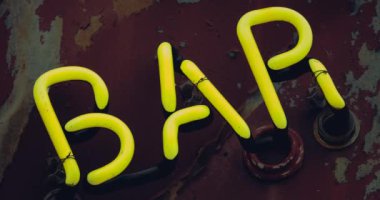 Yanıp sönen rustik Vintage Retro sarı Neon Bar işareti