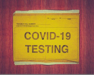 2020 yılındaki Coronavirus test istasyonu için bir işaret.