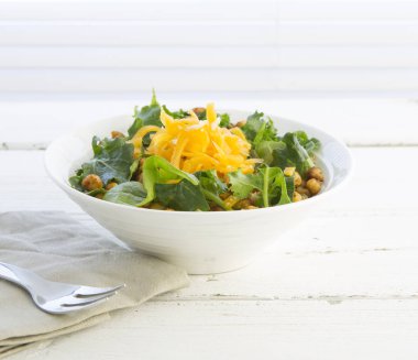 Buda kase tatlı patates, Harissa baharatlı nohut, Butternut erişte, kırmızı biber ve ceviz sosu ile