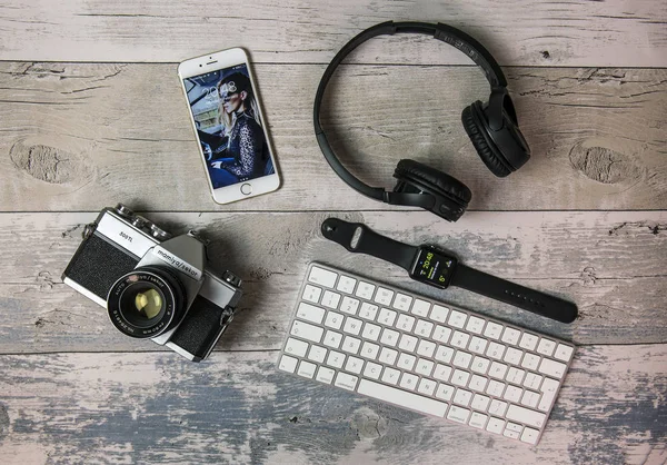Flat Lay with old SLR film camera — Stock Photo, Image