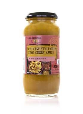 Co-Op Çin stili Chip salonu köri sosu beyaz zemin üzerine kavanoz